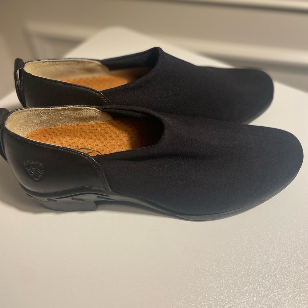 Ariat- black clogs